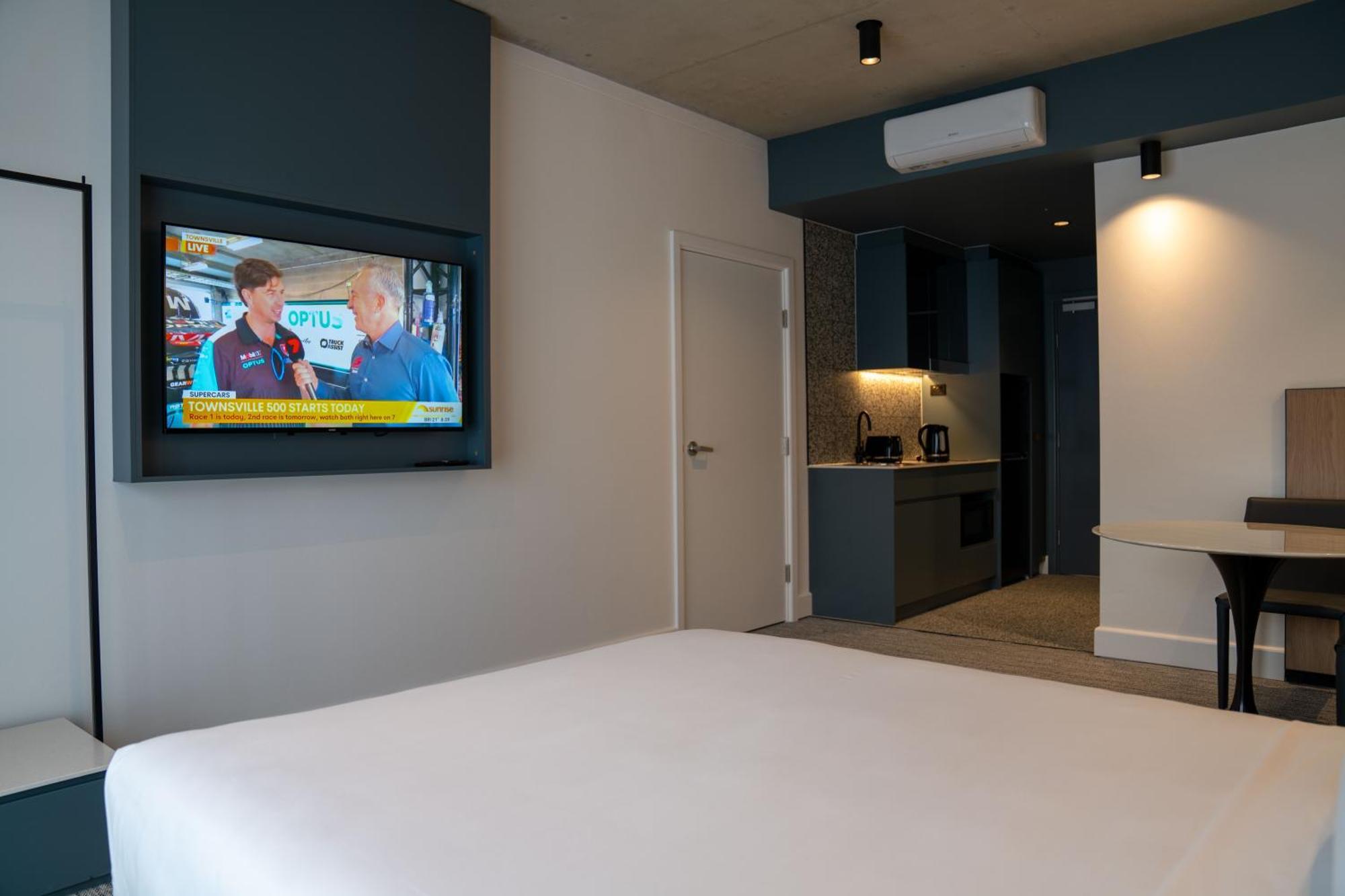 Value Suites Пенрит Экстерьер фото