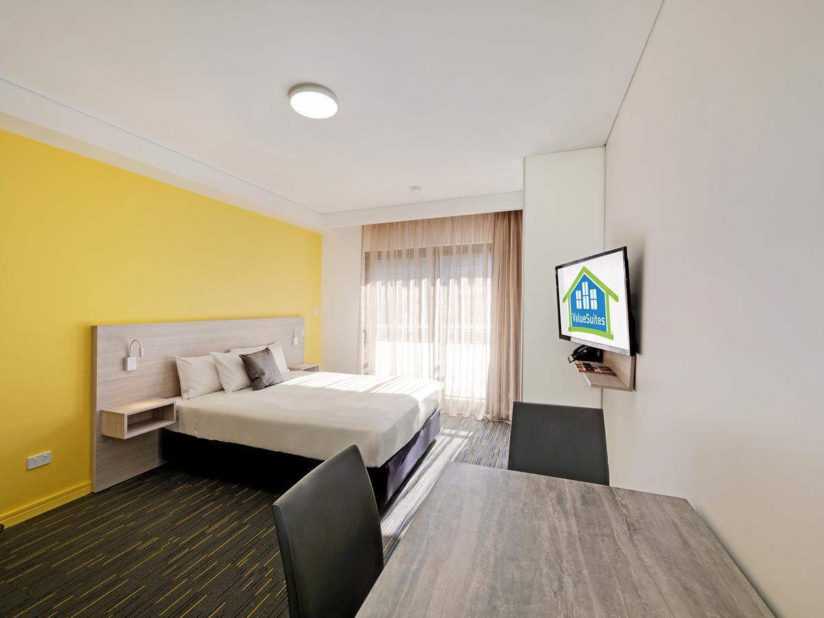 Value Suites Пенрит Экстерьер фото